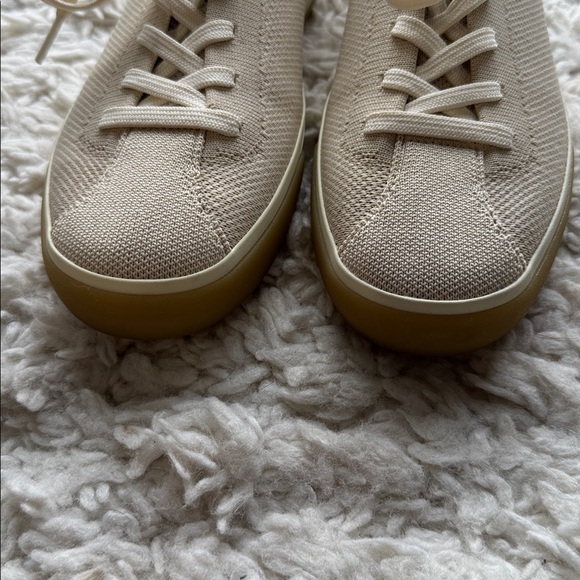 Rothy’s Lace Up Sneaker - Picture 4 of 7